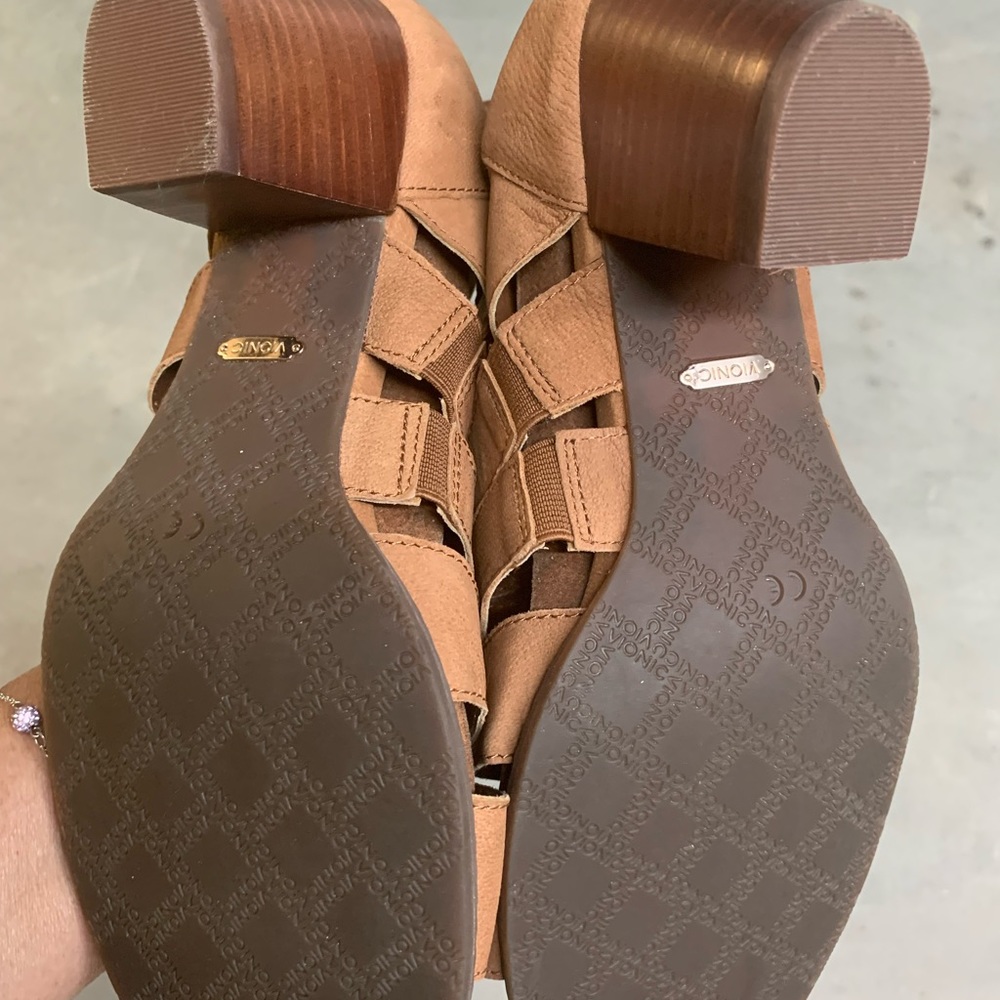 Vionic 9.5 - Picture 4 of 6